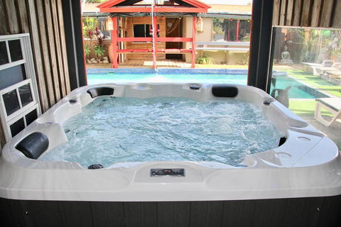 Hideaway Noosa Men Only Beach Resort - Brisbane Tourism 1
