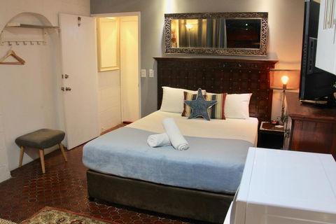 Hideaway Noosa Men Only Beach Resort - Brisbane Tourism 3