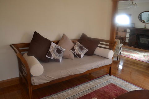 Hillside Cottage - Tourism Brisbane 0
