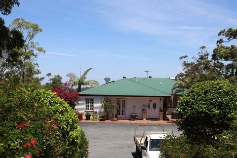 Hilltop On Tamborine - Tourism Brisbane 0