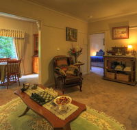 Hillview Oak BB - Tourism Brisbane