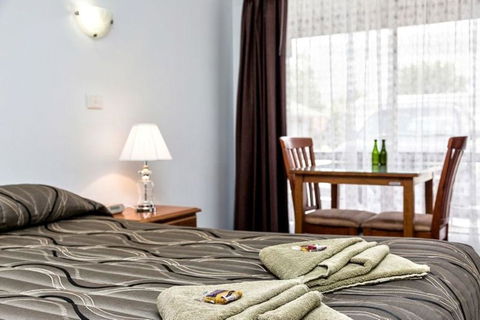 Holbrook Town Centre Motor Inn - Tourism Brisbane 3