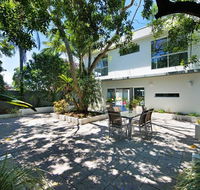 HOLIDAY HOME - 6 BEDROOMS CLOSE TO TOWN - Tourism Brisbane