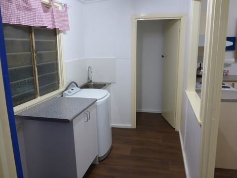 Holiday House Clermont - Tourism Brisbane 1