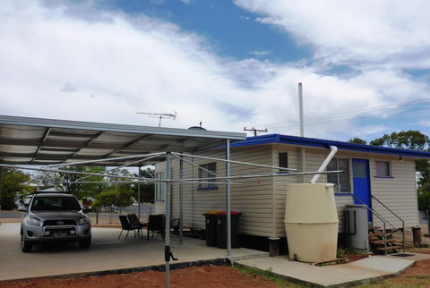 Holiday House Clermont - Tourism Brisbane 2
