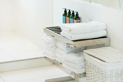 HomeHotel-New And Walking To Shopping,Super Clean - Tourism Brisbane 3