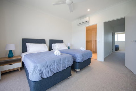 HomePlus - Lakeview Morden Townhouse - Brisbane Tourism 1