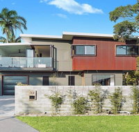 Horizons at Currarong - architecturally designed beach house - Brisbane Tourism