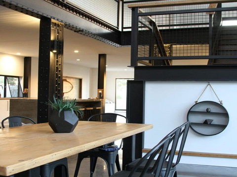 Horizons At Currarong - Architecturally Designed Beach House - Tourism Brisbane 3