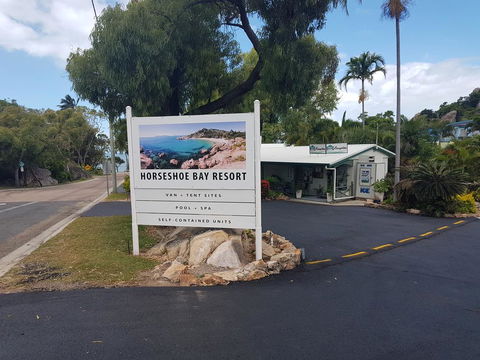 Horseshoe Bay Resort - Tourism Brisbane 0