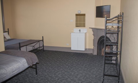 Hotel Cessnock - Brisbane Tourism 2