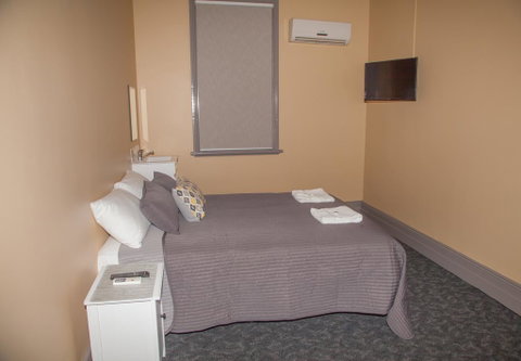 Hotel Cessnock - Brisbane Tourism 1