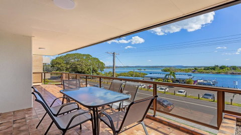 Island View 4 -Opposite Wallis Lake! - Brisbane Tourism 0