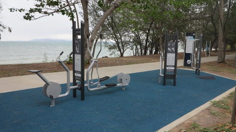 Island View Unit 2 / 40 Marine Parade - Tourism Brisbane 0