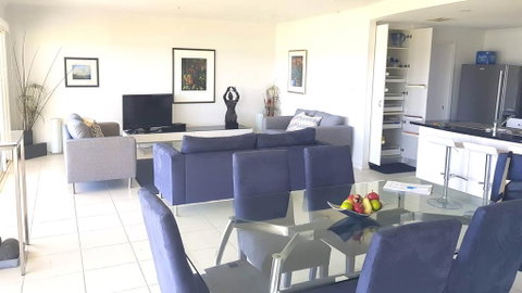 Island Waterfront Getaway - WiFi - Brisbane Tourism 1