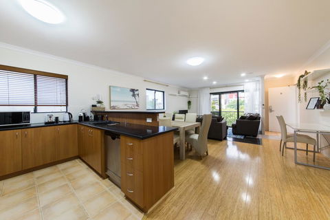 ISOLATION READY!! Super Size Me!! Top Location. Isolation Ready. Sanitised. Free CAT Bus, Pool, Gym And Everything At Your Finge - Tourism Brisbane 2