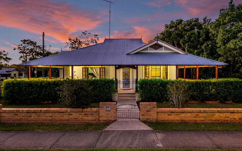 Ithaca - Tourism Brisbane 0