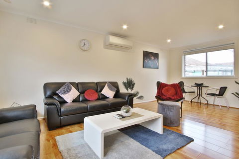 Ivy Units Glen Waverley - Tourism Brisbane 2