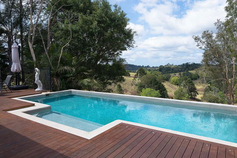 Jacaranda Cottages - Brisbane Tourism 1