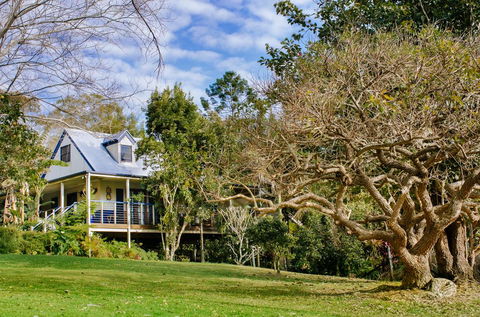 Jacaranda Cottages - Brisbane Tourism 0