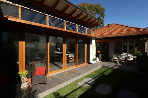 Jacaranda Garden Retreat - Brisbane Tourism 1