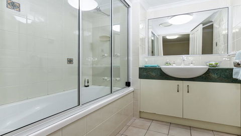 Jade Waters Hervey Bay - Brisbane Tourism 1