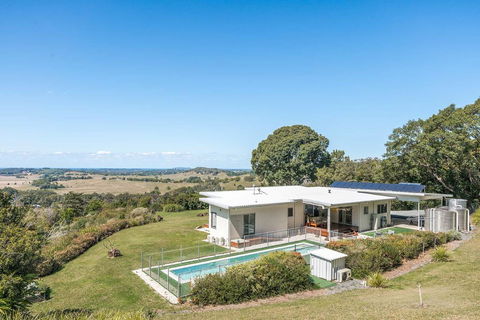 Jali Burugar - Brisbane Tourism 0