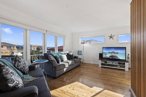 Jubilee Ave 10, Ulladulla - Brisbane 4u 0