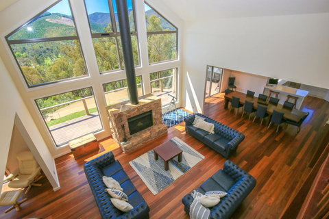 Kangaroo Lodge - Brisbane Tourism 3