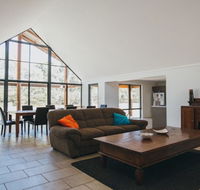 Kangaroo Retreat - Brisbane Tourism
