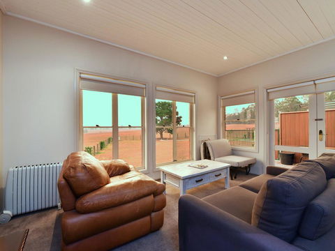 King I - You Can Honestly Walk To Bimbadgen And Hope Estate Concerts - Tourism Brisbane 1