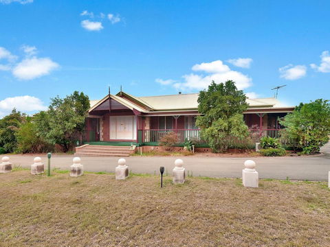 King Retreat Estate - You Can Honestly Walk To Bimbadgen And Hope Estate Concerts - Tourism Brisbane 0
