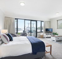 King size studio with water view walk to the city - Brisbane Tourism