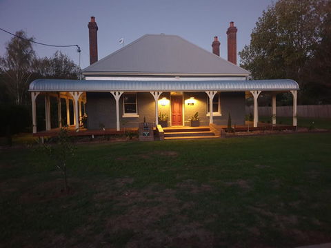 Kings Cottage Uralla - Tourism Brisbane 0