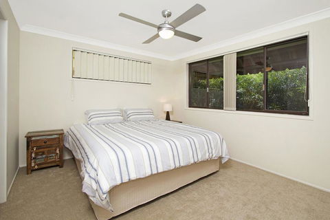 KINGSCLIFF HOLIDAY HOME ON THE HILL - SYD'S VIEW - Tourism Brisbane 1