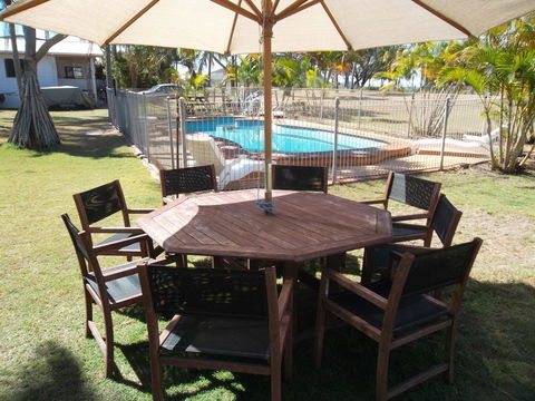 Kinka Palms Beachfront Apartments / Motel - Tourism Brisbane 2