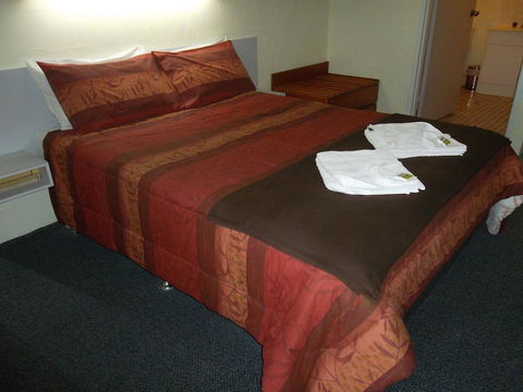 Kinka Palms Beachfront Apartments / Motel - Tourism Brisbane 1