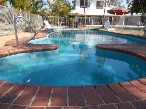 Kinka Palms Beachfront Apartments / Motel - Tourism Brisbane 0