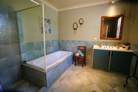 Kiwarrak Country Retreat - Tourism Brisbane 3