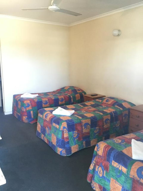 Kooyong Hotel - Tourism Brisbane 3