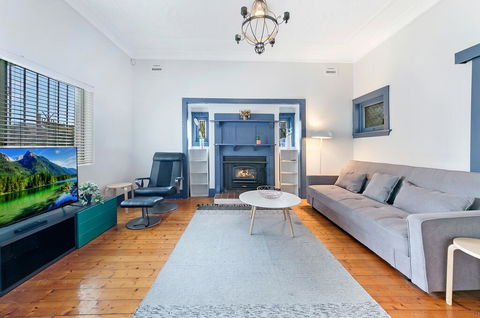 KOZYGURU ARNCLIFFE SYDNEY AIRPORT RENOVATED COTTAGE 3 BED HOUSE NAR232 - Brisbane 4u 0