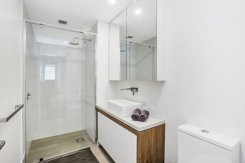 KOZYGURU FORTITUDE VALLEY 2 BED DESIGNER APT + FREE PARKING QFV179-803 - Brisbane 4u 2