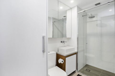KOZYGURU FORTITUDE VALLEY 2 BED DESIGNER APT + FREE PARKING QFV179-803 - Brisbane 4u 1