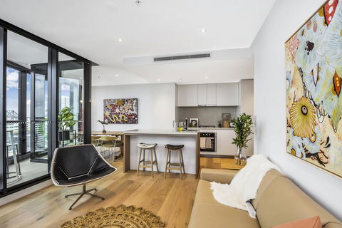 KOZYGURU FORTITUDE VALLEY DESIGNER GRADE 2 BED APT FREE PARKING QFV179-1401 - Brisbane 4u 0