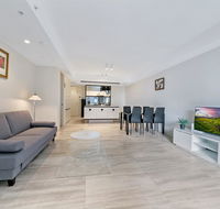 KOZYGURU HAYMARKET SYDNEY CITY VIEW 2 BED STUNNING APT NHA178-1206 - Tourism Brisbane