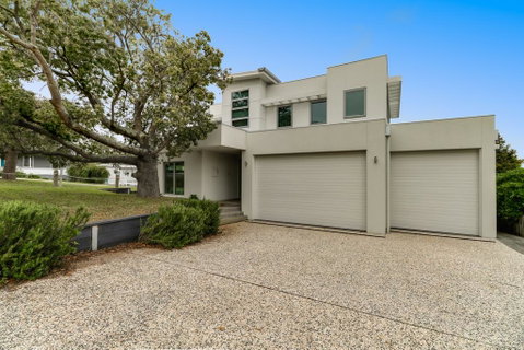 Kurrajong - Tourism Brisbane 0