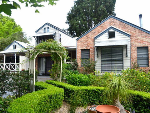 KVee Accommodation - Brisbane Tourism 0