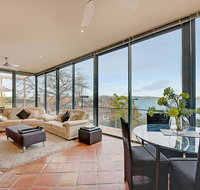 Kylakin - Derwent River Waterfront Views Tennis Court Foxtel