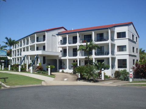 L'Amor Holiday Apartments - Tourism Brisbane 0