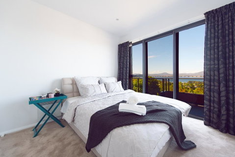 La Vie Luxury Bay View - Tourism Brisbane 3